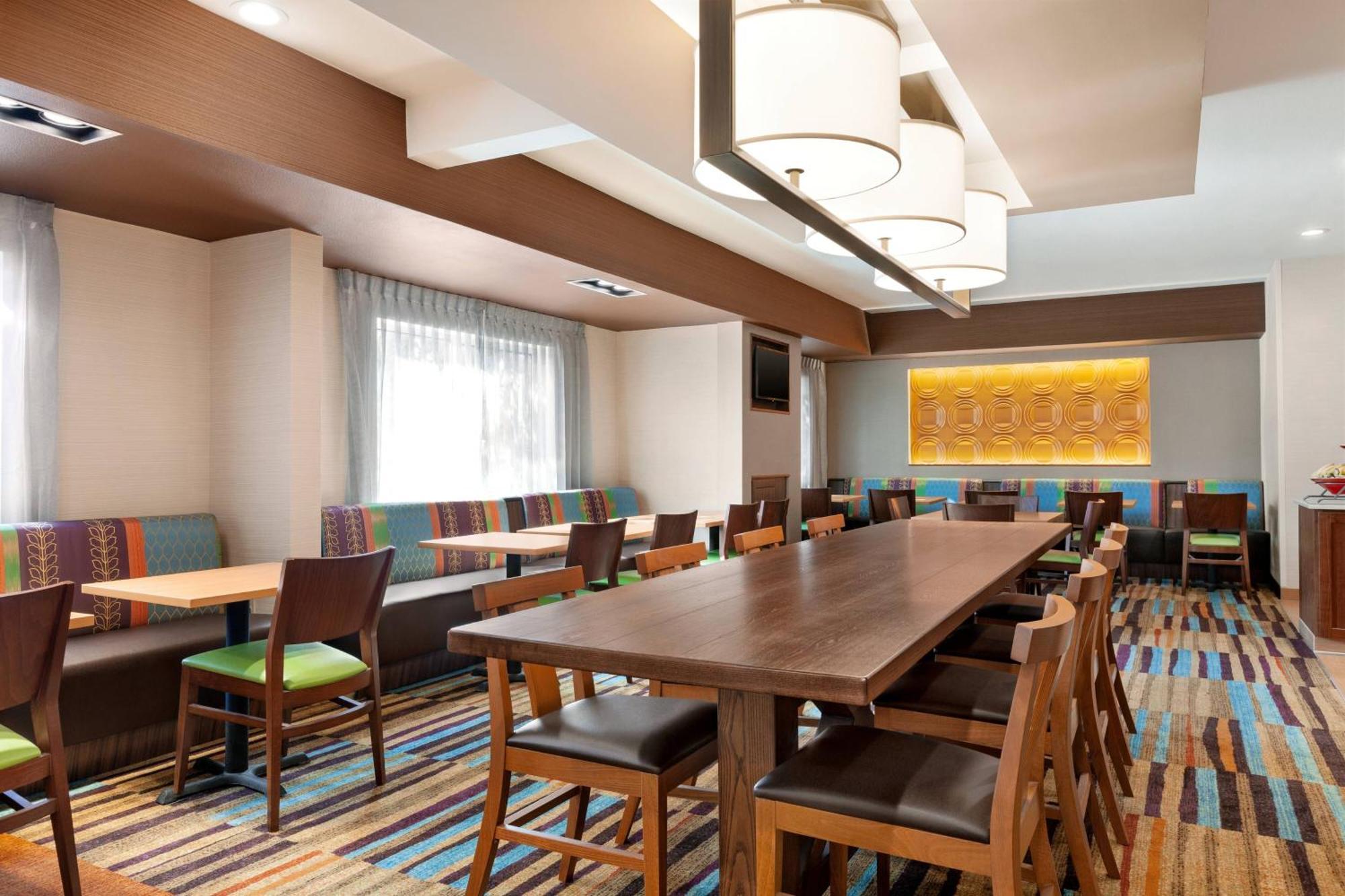 Hotel Fairfield 3*